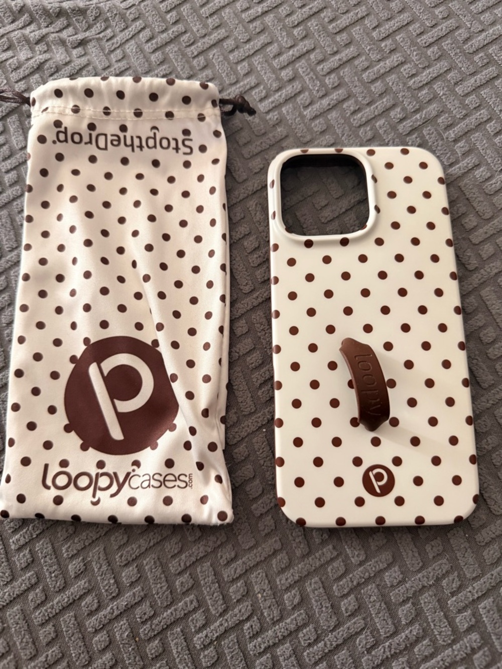 Loopy BRAND NEW - never used. iPhone 16 pro max righty Brown Polka Dot Case
